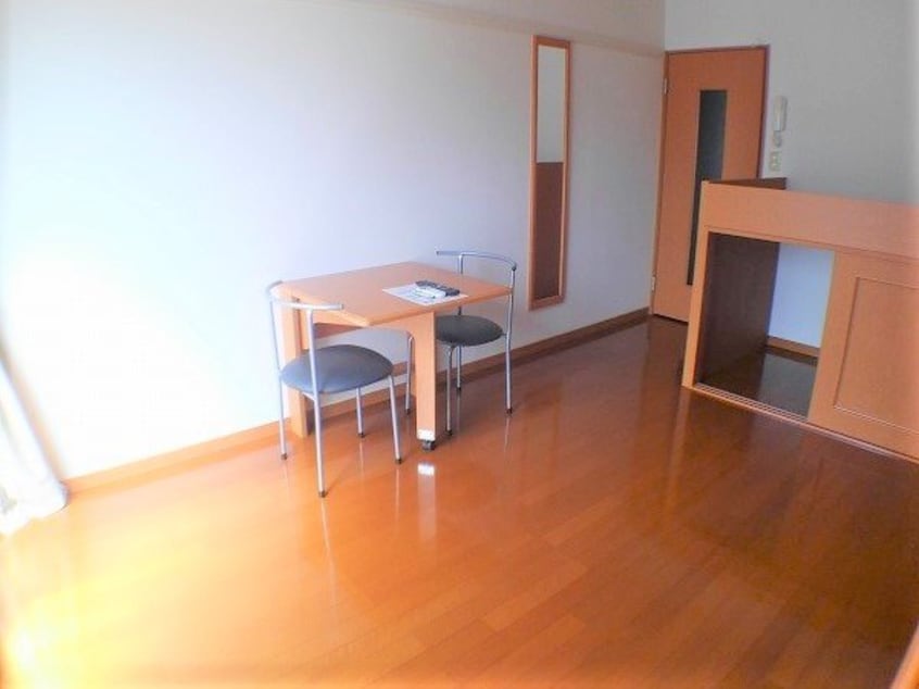  レオパレスニュー屋島