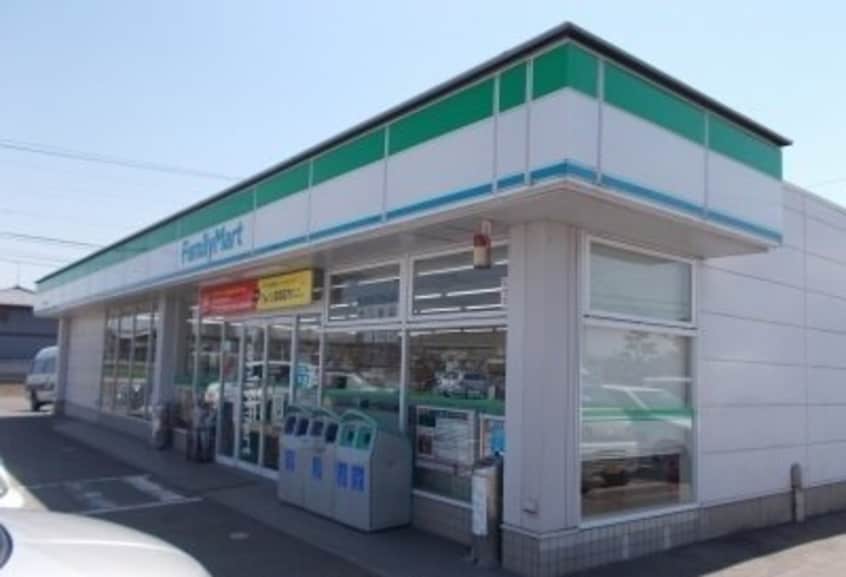 ファミリーマートまで600m エスペランサⅡ