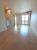 ゆったりとした居間です メゾンリヴィエールＦ