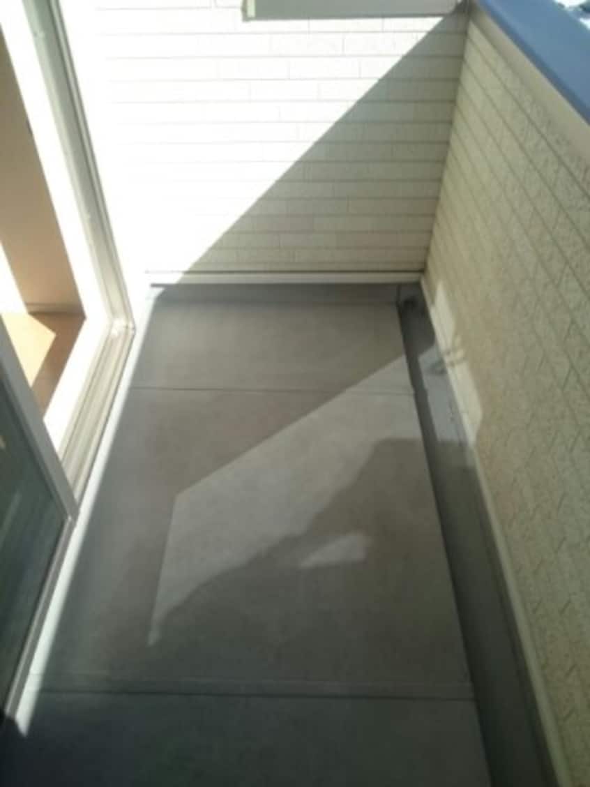 陽当たり良好なバルコニーです アルバＡ