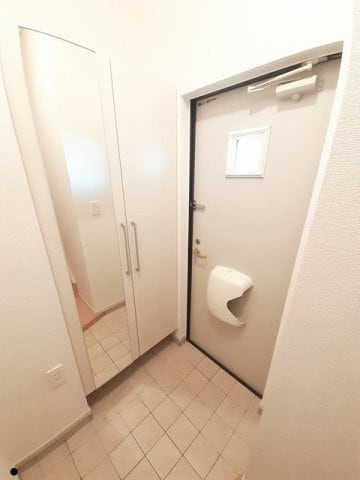 明るい玄関です モントレゾール