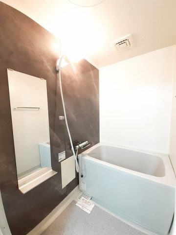 落ち着いた空間のお風呂です メゾンジャルダン黒嶋Ａ