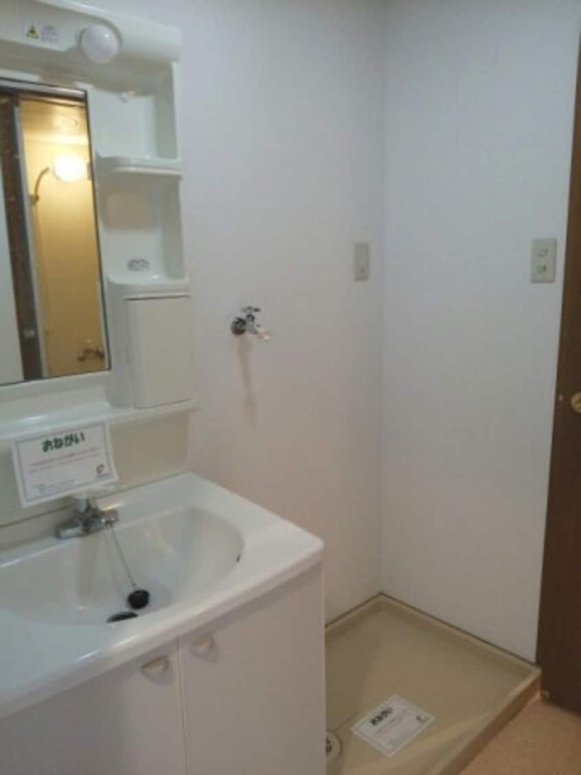  フローラ・フラッツ　Ａ