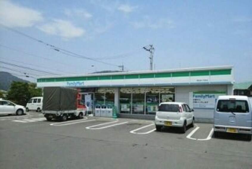 ファミリーマート高松西ハゼ町店まで970m アベンシス７