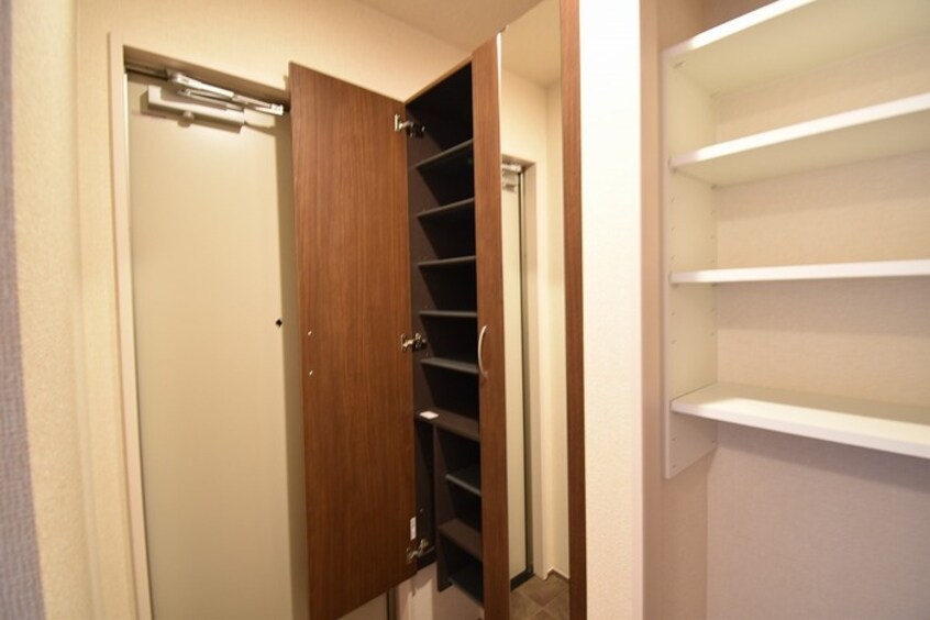  リリックガーデンA棟