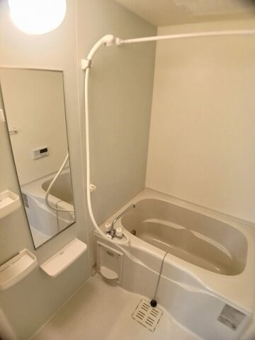 ゆったり過ごせるお風呂です ラヴィエール