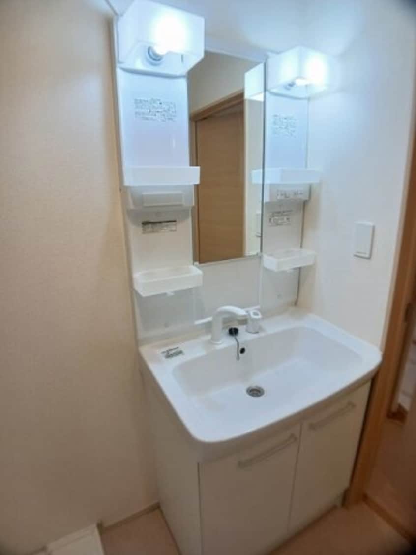 スペースが確保できる洗面所です ニュー　ラベリー・サイルⅢ