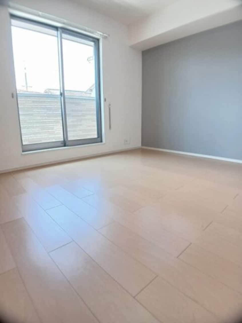 こちらの居間で趣味の時間をお楽しみください ミルト久米Ａ