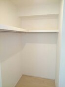 たっぷりとした収納スペースです ブランド　バルーン　Ａ