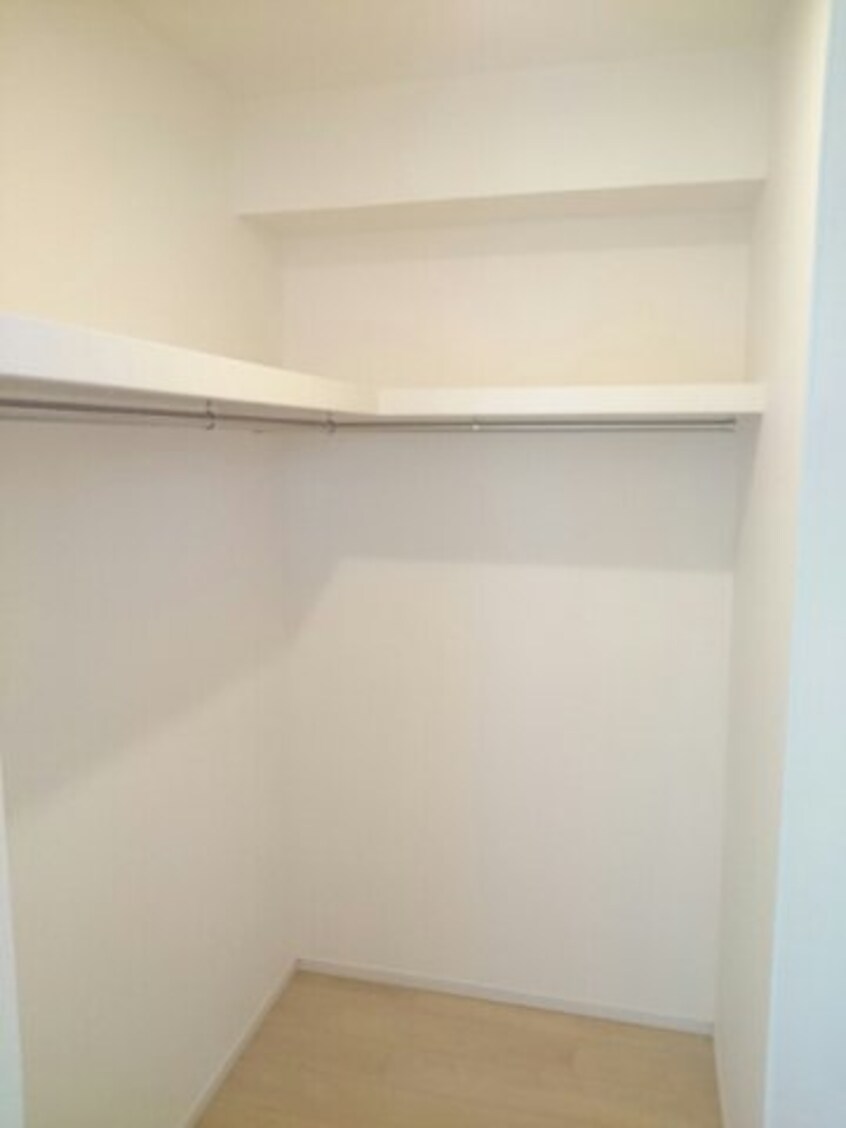 たっぷりとした収納スペースです ブランド　バルーン　Ａ