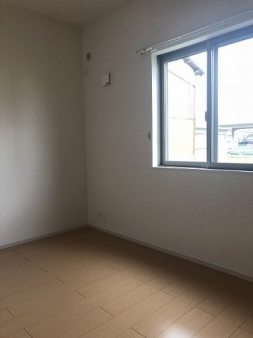 明るい色調の室内です レジディアＮ