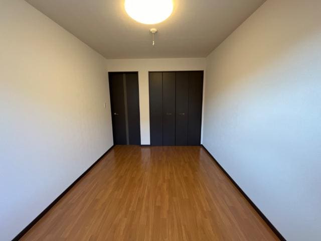 洋室 ヴァンルージュⅡ