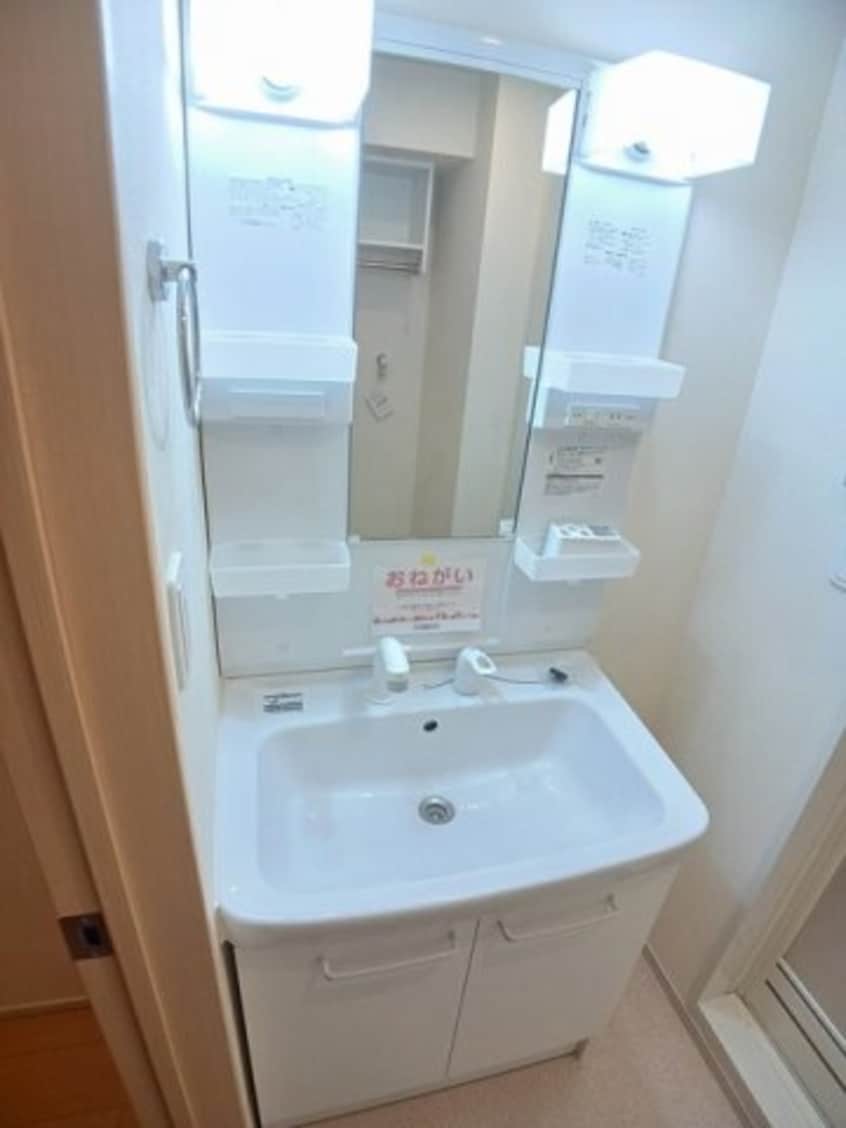 スペースが確保できる洗面所です ルーベル土器　Ｂ