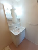 コンパクトで使いやすい洗面所 ヴァンソワール