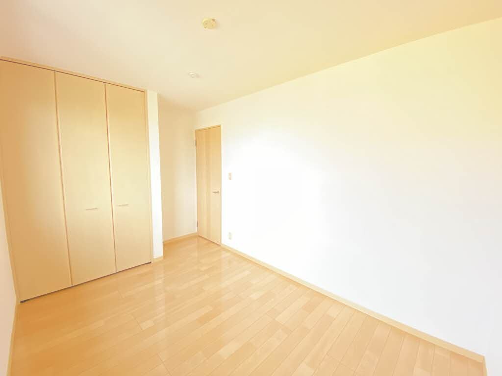  ロイヤルフェルティ　D棟