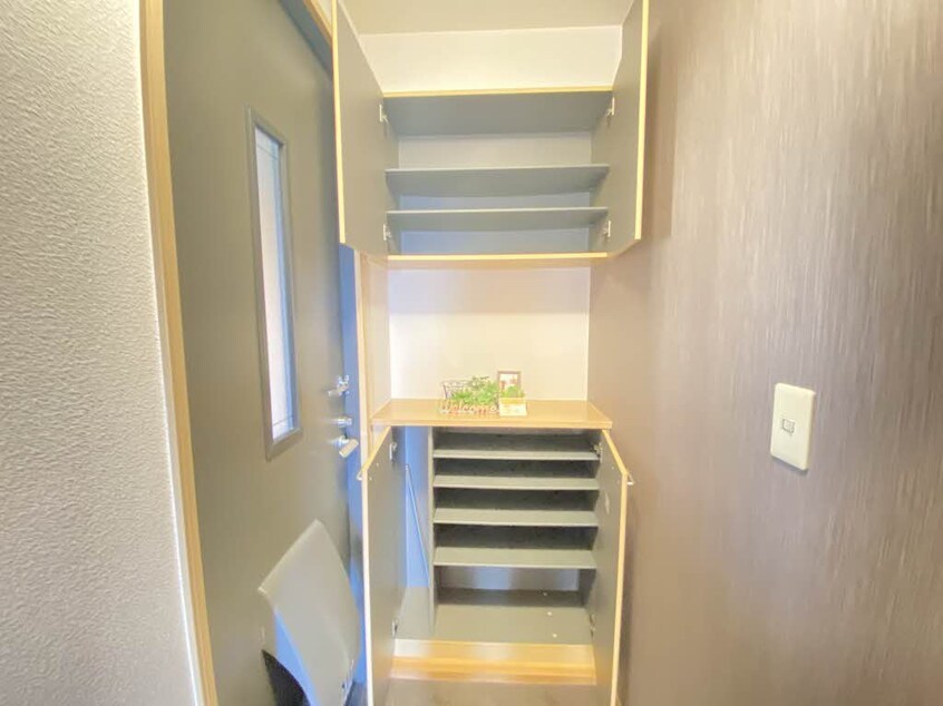  ロイヤルフェルティ　D棟