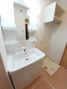 忙しい朝には欠かせない洗面所です クラール土器町Ａ