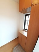 シンプルで使いやすい玄関です イースト丸亀　Ｃ