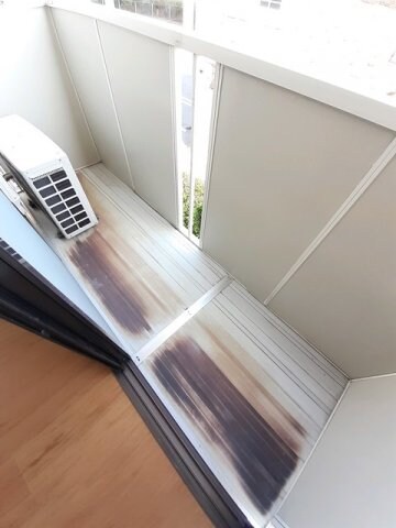 外からの目が気にならないバルコニーで洗濯物が干せます イースト丸亀　Ｃ