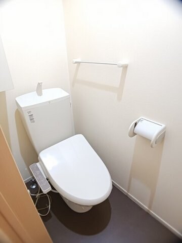 落ち着いたトイレです ルーベル　塩屋　Ｃ