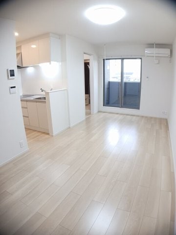 ゆったりとしたリビングです ＯＵＲＣＩＴＹ丸亀Ⅲ