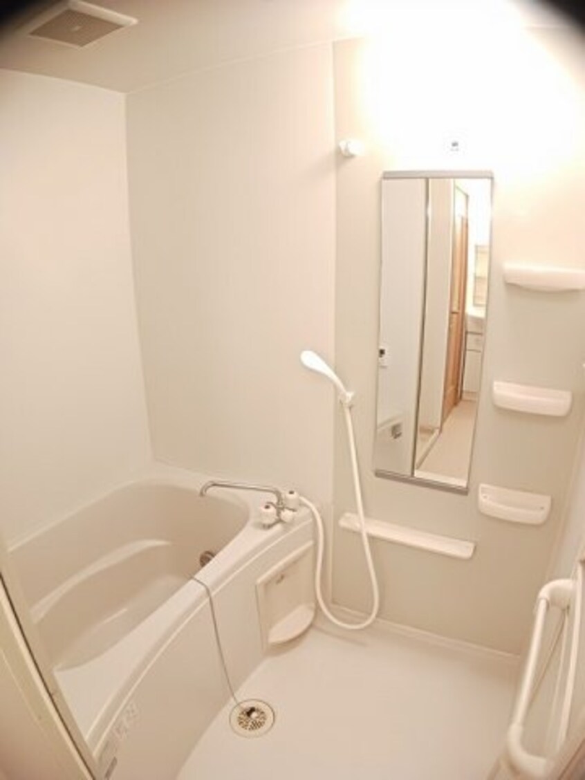 お風呂で日々の疲れを落としましょう セナ　アイランド　Ｂ