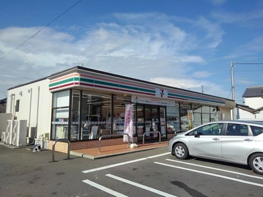 7-11坂出久米町２丁目店まで400m シャン・ミリューⅡＤ