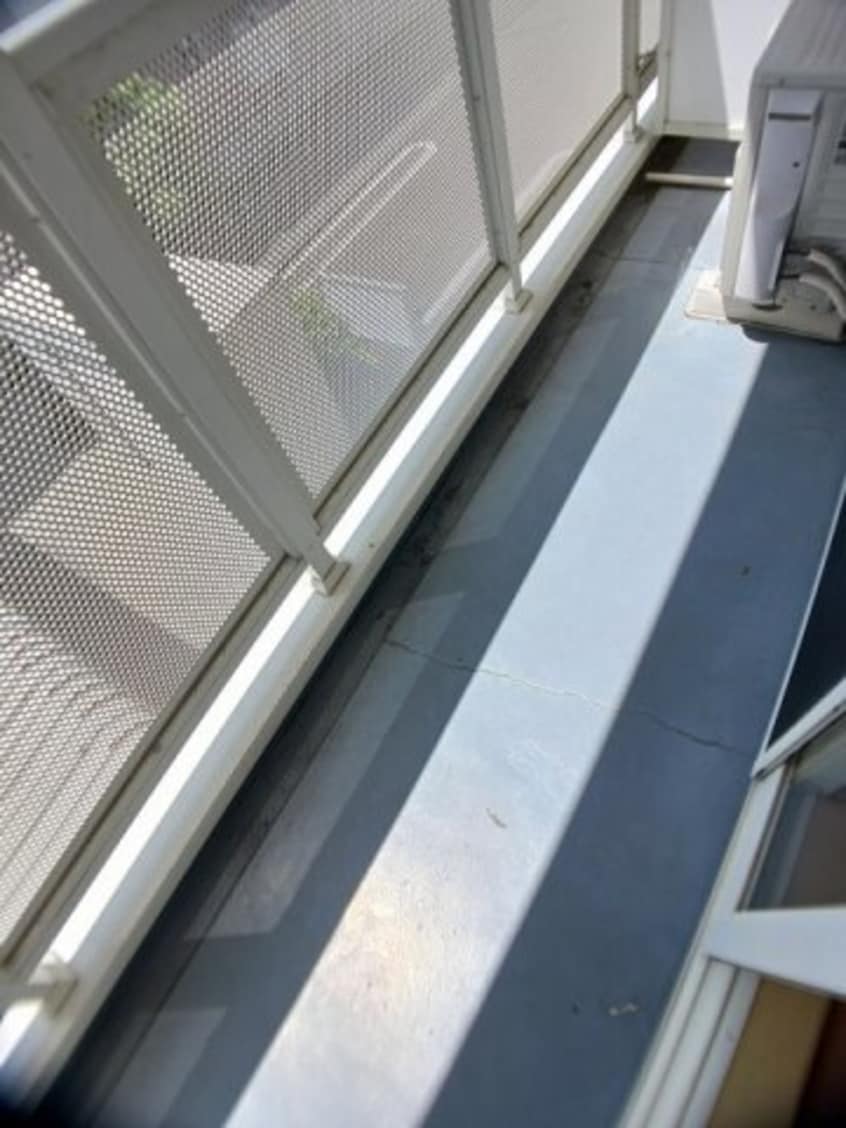 バルコニーからの眺めを楽しみながら食事をしませんか シャン・ミリューⅡＤ