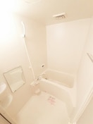 落ち着いた空間のお風呂です セレーノＢ