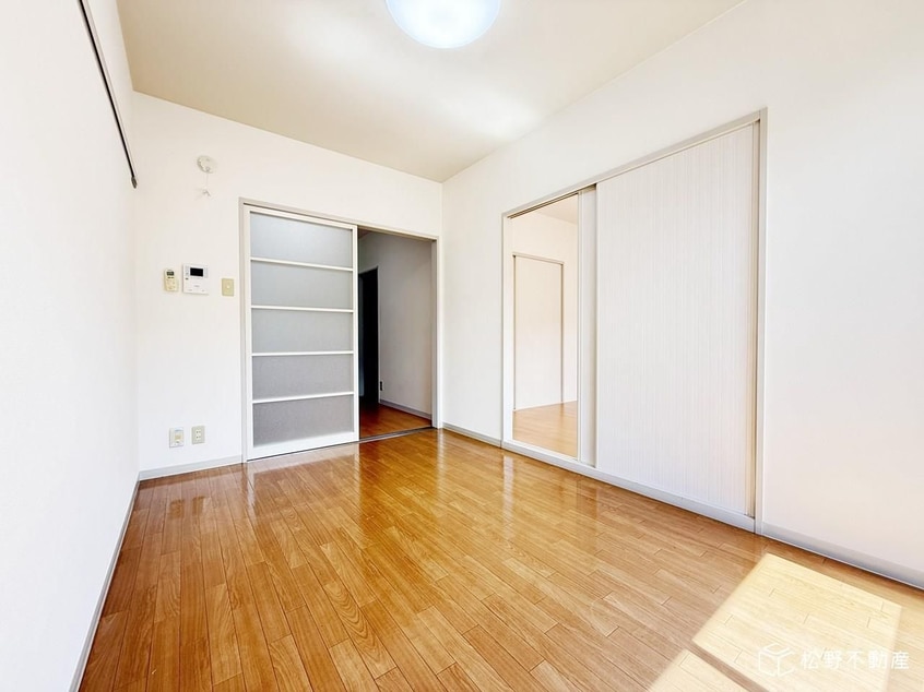  ロイヤルガーデン紙町