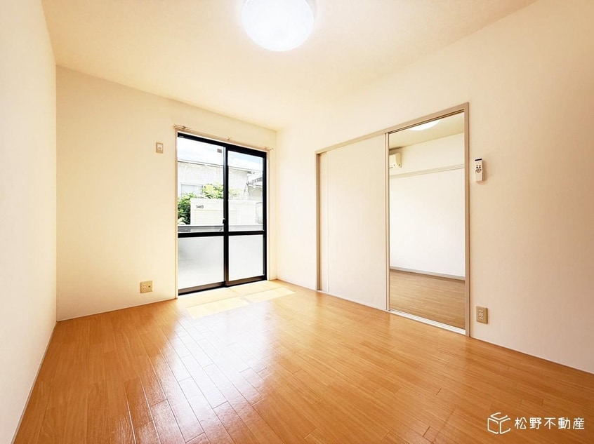  ロイヤルガーデン紙町