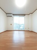 こちらのリビングで趣味の時間をお楽しみください シャン・ミリュー　ⅠＡ