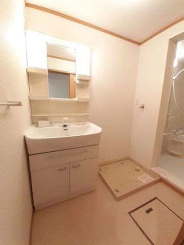 忙しい朝には欠かせない洗面所です サニーレジデンスＡ