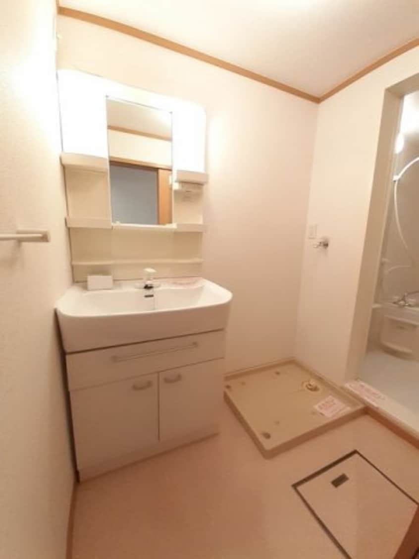 忙しい朝には欠かせない洗面所です サニーレジデンスＡ