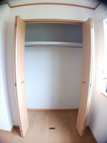 たっぷりとした収納スペースです セナ　アイランド　Ａ