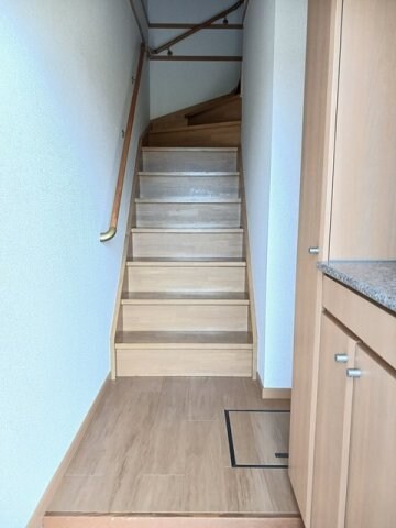 収納もある玄関です セナ　アイランド　Ａ