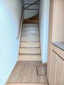 収納もある玄関です セナ　アイランド　Ａ