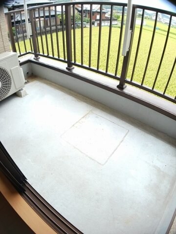 落ち着いた時間を過ごせるバルコニーです セナ　アイランド　Ａ