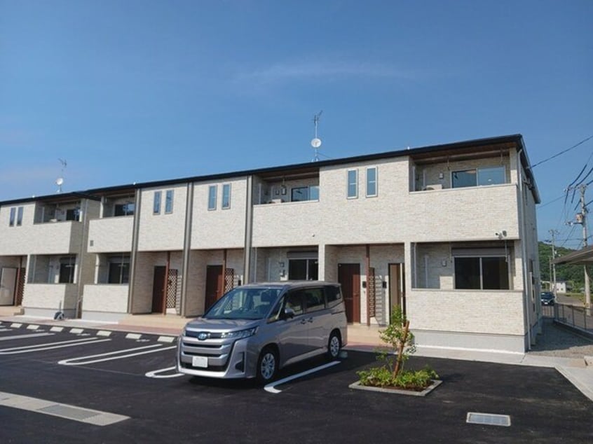 外観もきれいです ラ・フォレスタⅢ