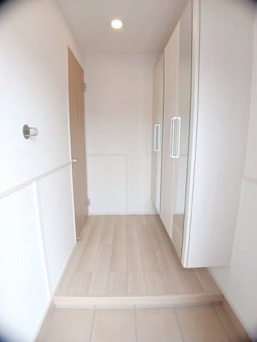 きれいな玄関です ラ・フォレスタⅢ