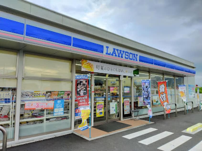 ローソン 丸亀田村東店(コンビニ)まで757m ネオ・フリーダム