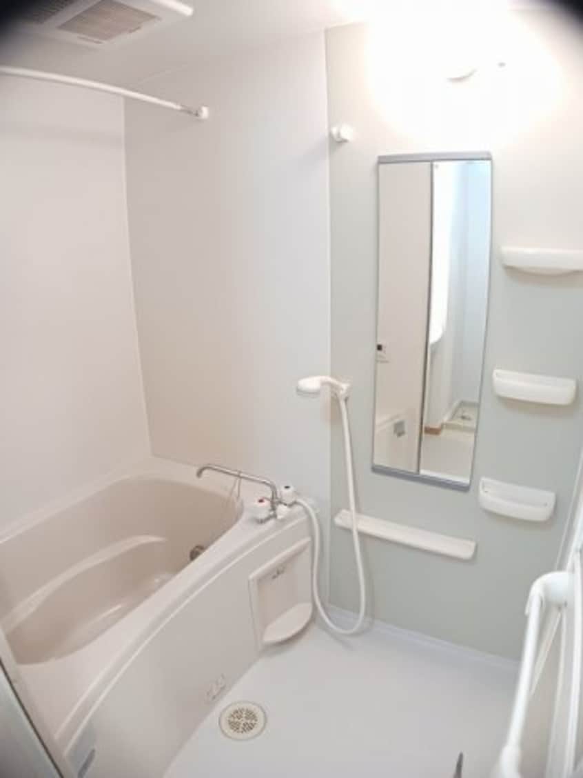 落ち着いた空間のお風呂です カリーノ