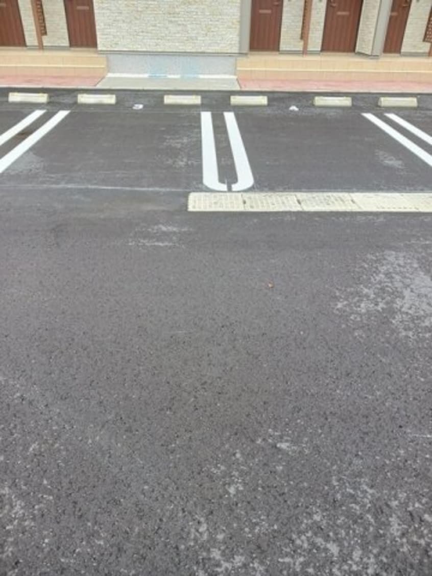 車をお持ちの方に嬉しい駐車場付きの物件です ラ・フォレスタⅠ