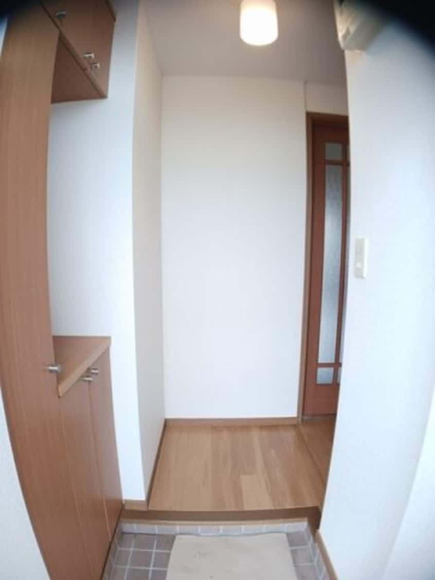 毎日通る玄関はこちらです ヌーベル・シャトウ　Ａ