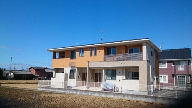 落ち着いた雰囲気の外観です ハーヴェスト袖村　Ｃ