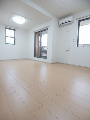 ゆったり過ごせるリビングです ハーヴェスト袖村　Ｃ