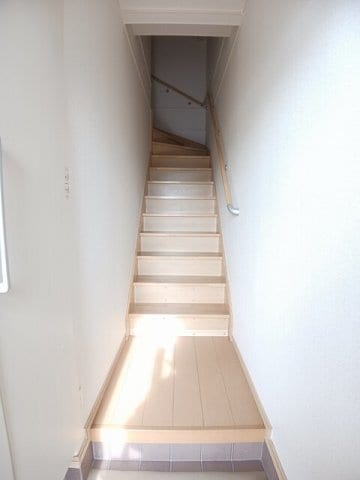 落ち着いた玄関です グランド　フィールドＣ