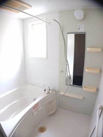 日々の疲れを癒すお風呂付です グリーンパレス