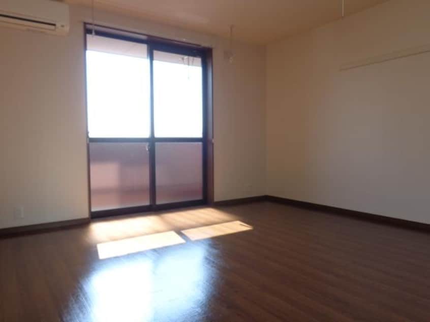 室内 ヴァンルージュ