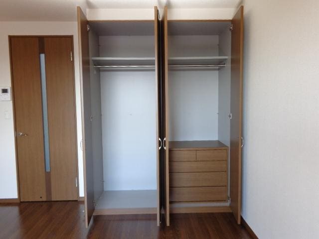 クローゼット ヴァンルージュ